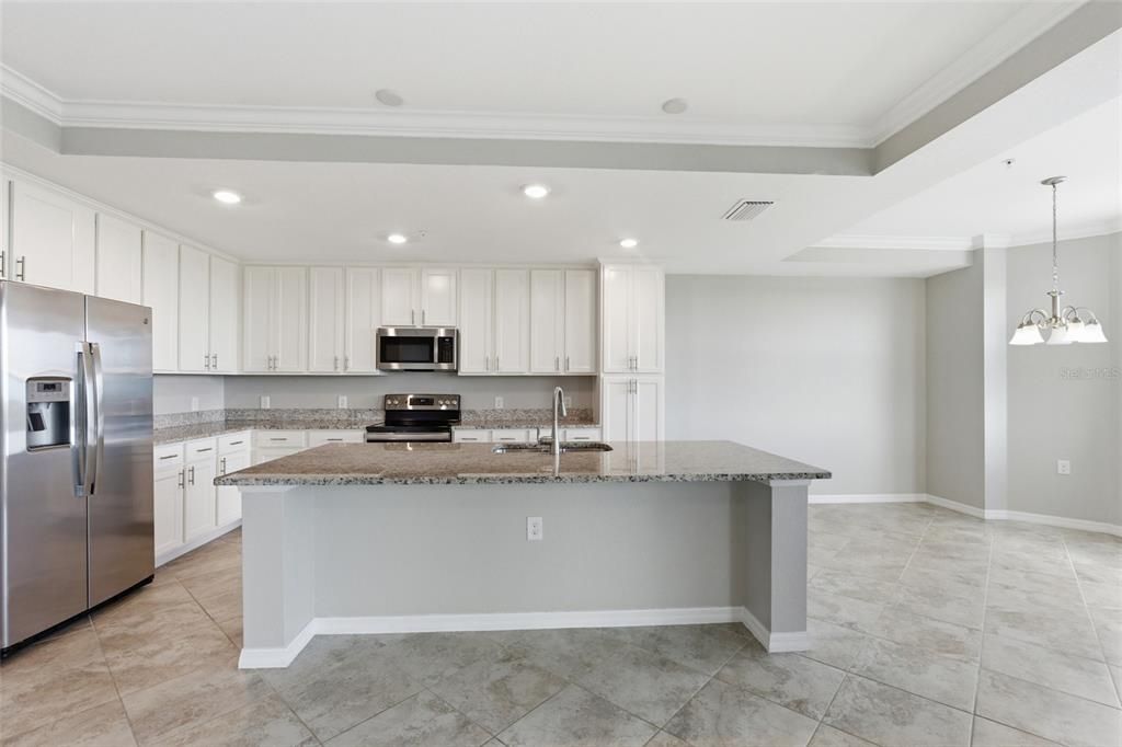 For Sale: $239,000 (2 beds, 2 baths, 1198 Square Feet)