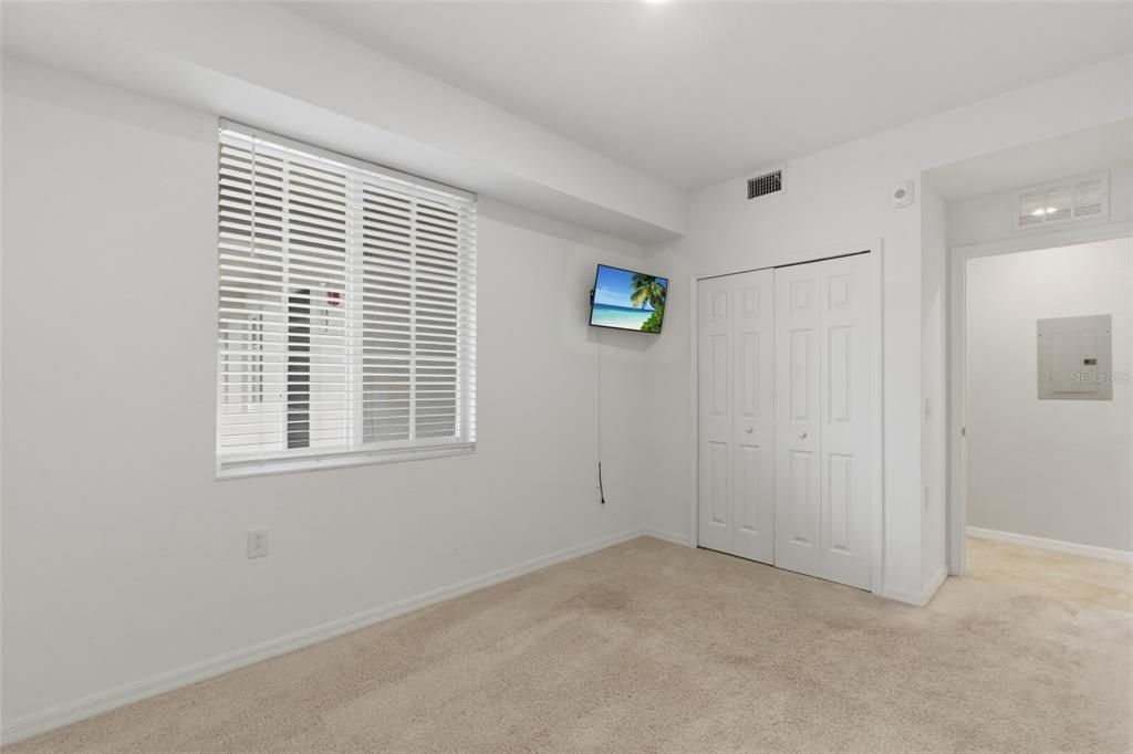 For Sale: $239,000 (2 beds, 2 baths, 1198 Square Feet)