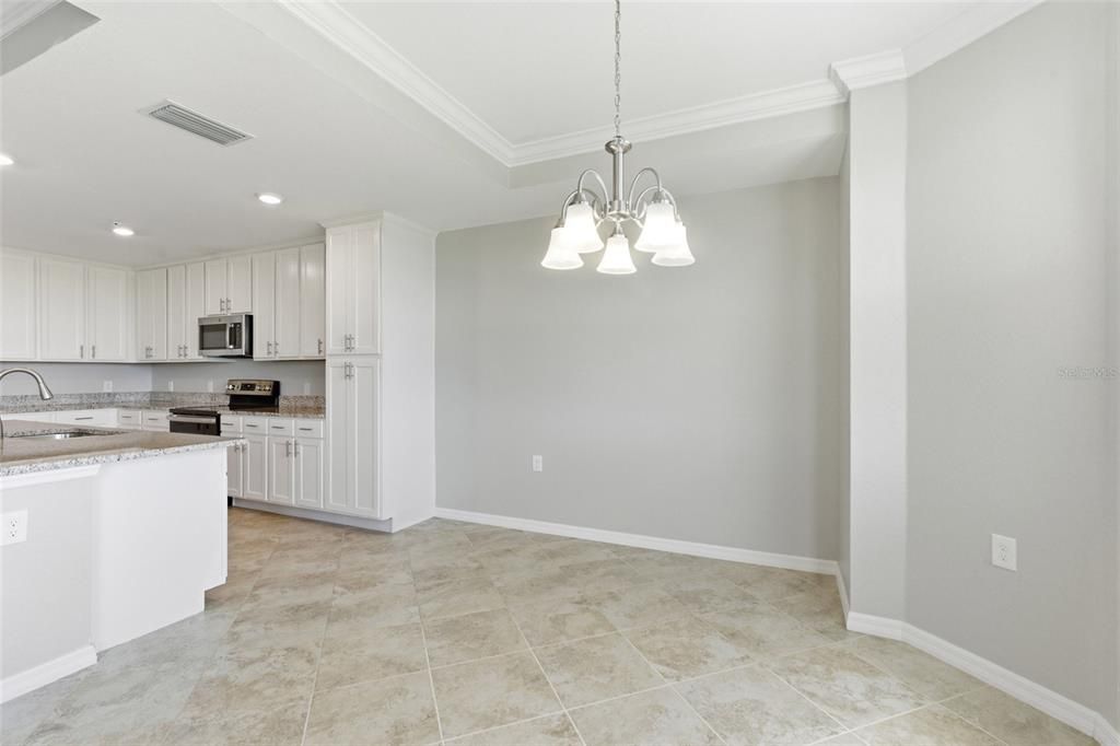 For Sale: $239,000 (2 beds, 2 baths, 1198 Square Feet)