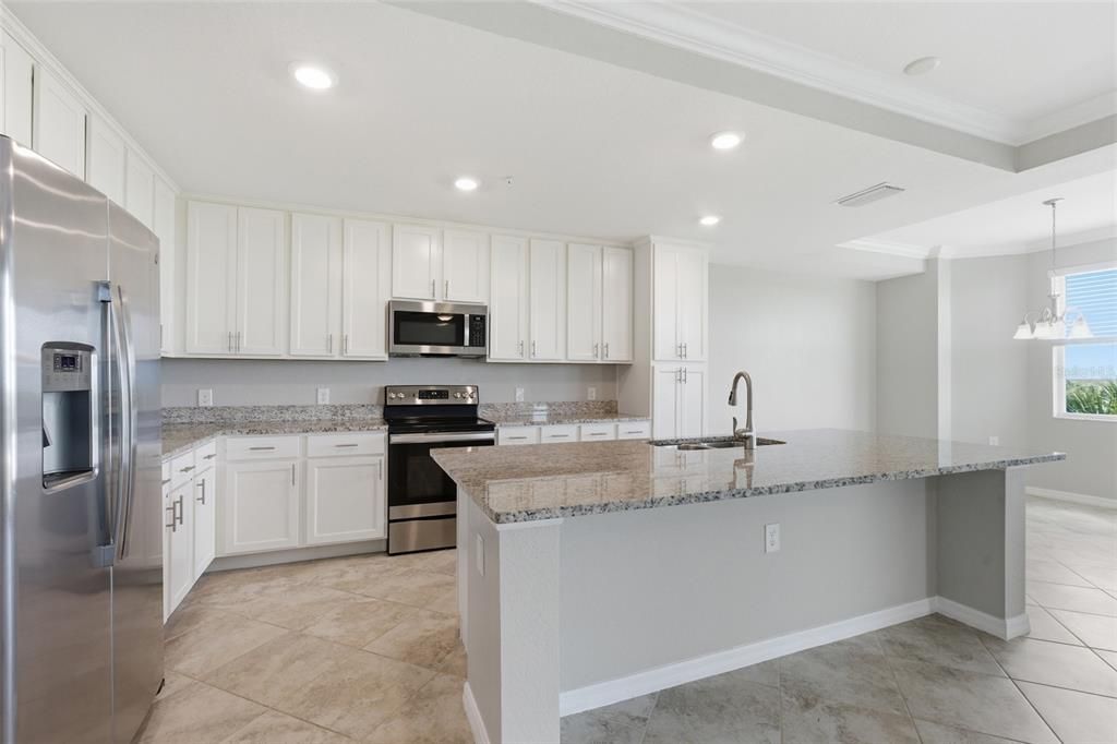 For Sale: $239,000 (2 beds, 2 baths, 1198 Square Feet)