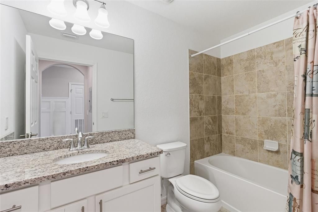 For Sale: $239,000 (2 beds, 2 baths, 1198 Square Feet)