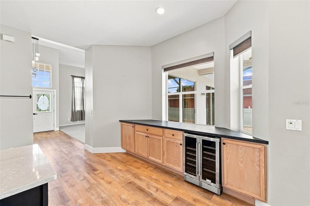 For Sale: $400,000 (4 beds, 3 baths, 2102 Square Feet)