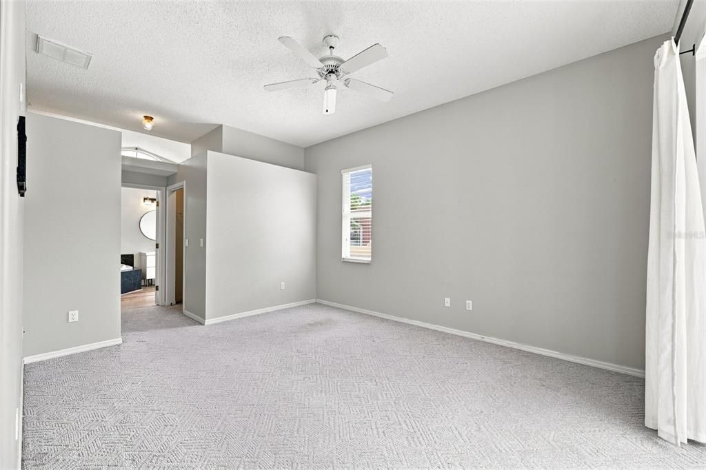 For Sale: $400,000 (4 beds, 3 baths, 2102 Square Feet)