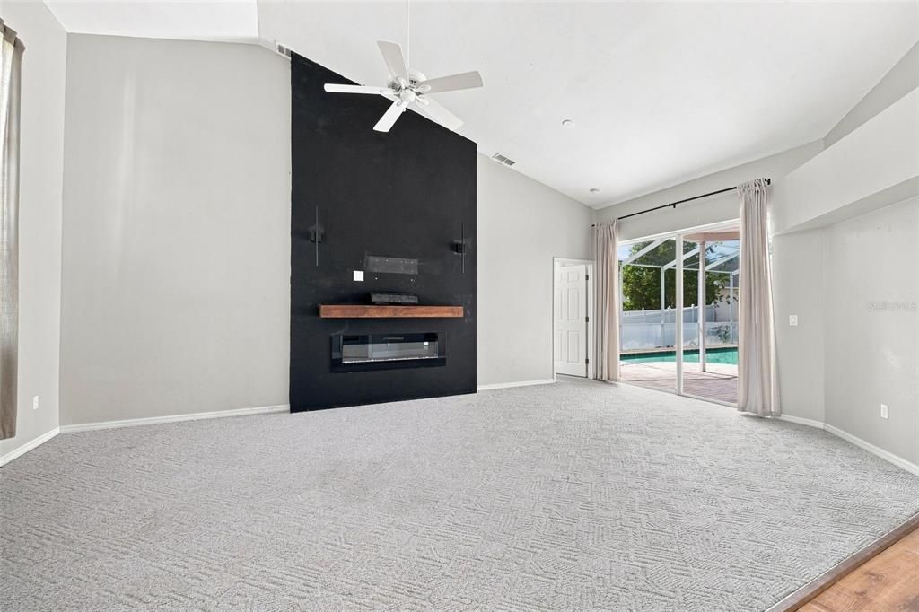 For Sale: $400,000 (4 beds, 3 baths, 2102 Square Feet)