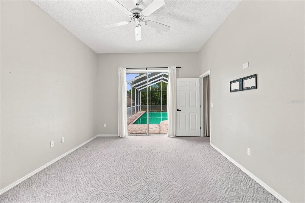 For Sale: $400,000 (4 beds, 3 baths, 2102 Square Feet)