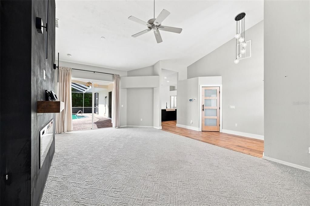 For Sale: $400,000 (4 beds, 3 baths, 2102 Square Feet)