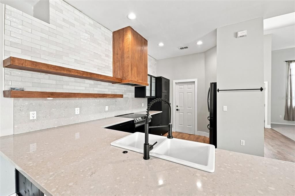 For Sale: $400,000 (4 beds, 3 baths, 2102 Square Feet)