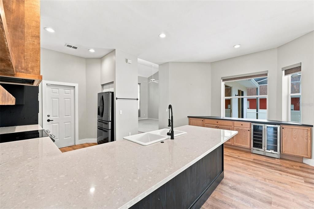 For Sale: $400,000 (4 beds, 3 baths, 2102 Square Feet)