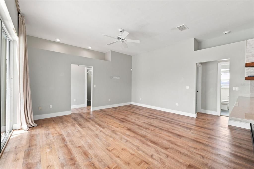 For Sale: $400,000 (4 beds, 3 baths, 2102 Square Feet)