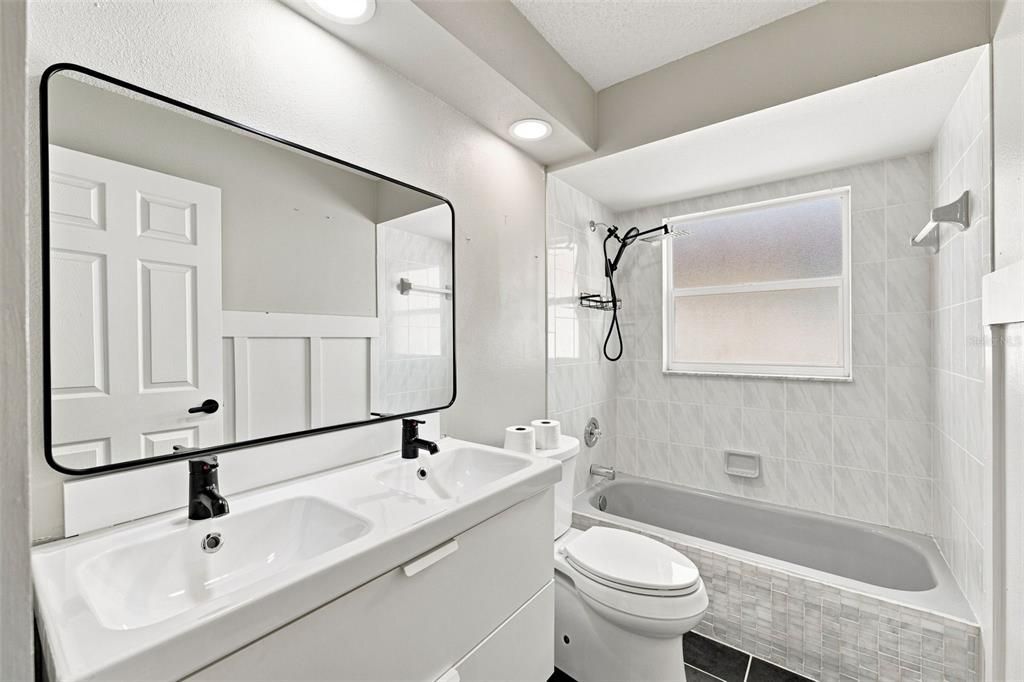 For Sale: $400,000 (4 beds, 3 baths, 2102 Square Feet)