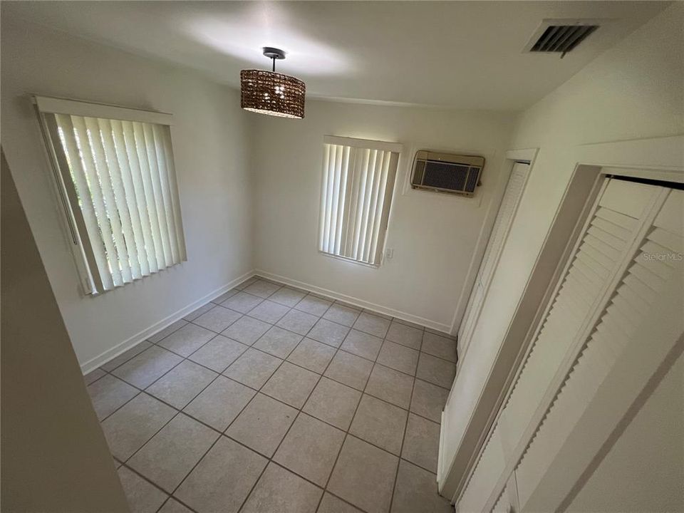 For Rent: $2,800 (3 beds, 1 baths, 1146 Square Feet)