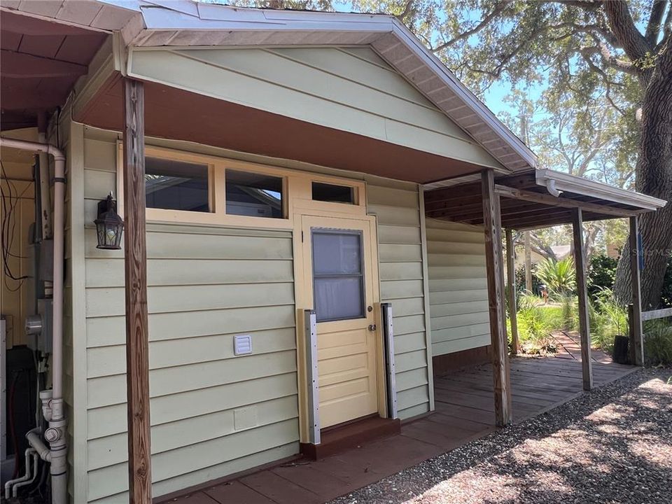 For Rent: $2,800 (3 beds, 1 baths, 1146 Square Feet)