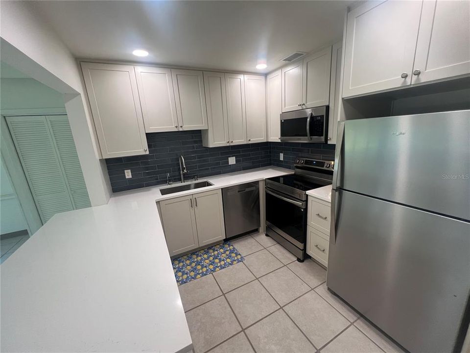 For Rent: $2,800 (3 beds, 1 baths, 1146 Square Feet)