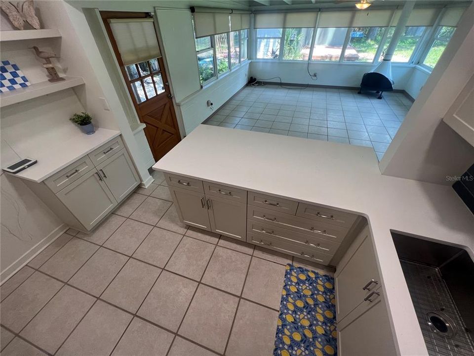 For Rent: $2,800 (3 beds, 1 baths, 1146 Square Feet)