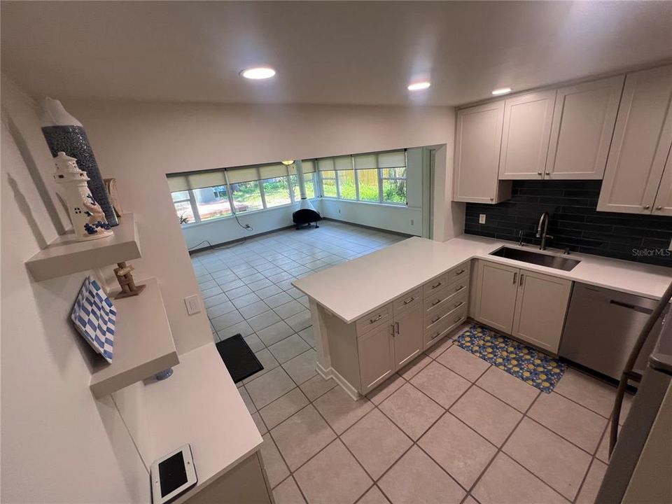 For Rent: $2,800 (3 beds, 1 baths, 1146 Square Feet)