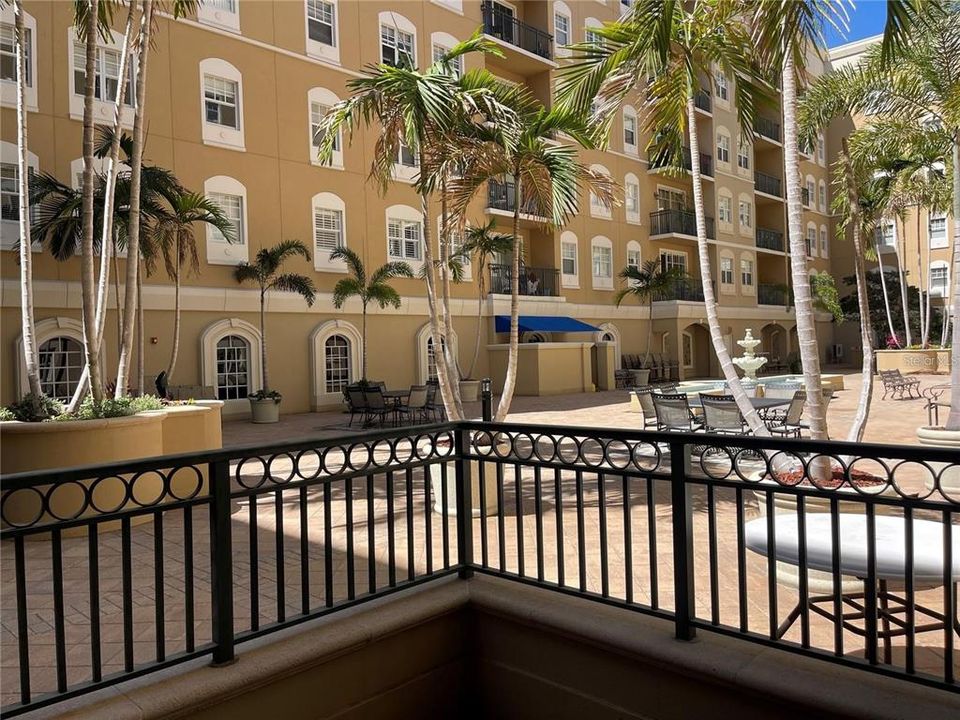 For Sale: $399,000 (2 beds, 2 baths, 1084 Square Feet)
