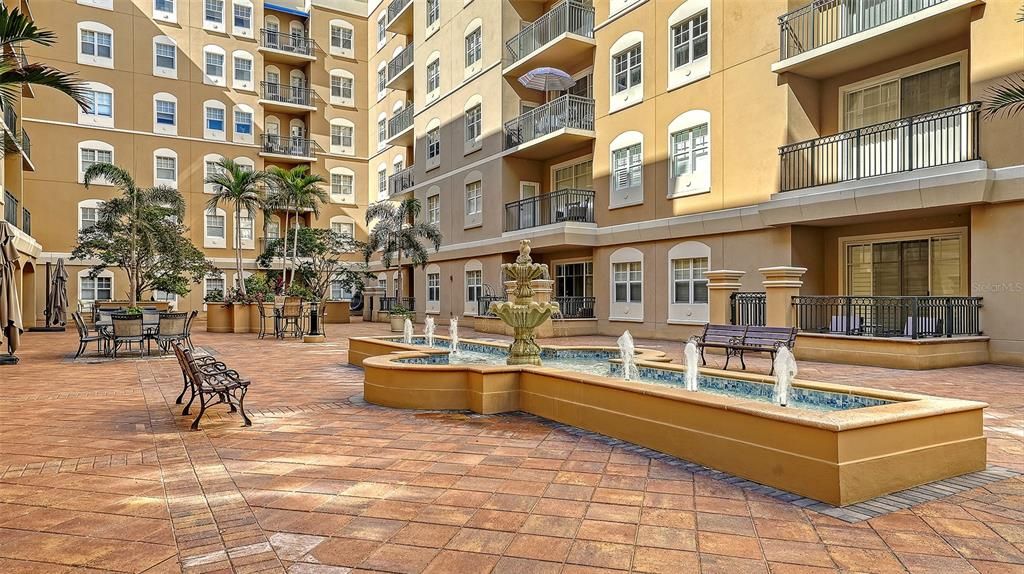For Sale: $399,000 (2 beds, 2 baths, 1084 Square Feet)