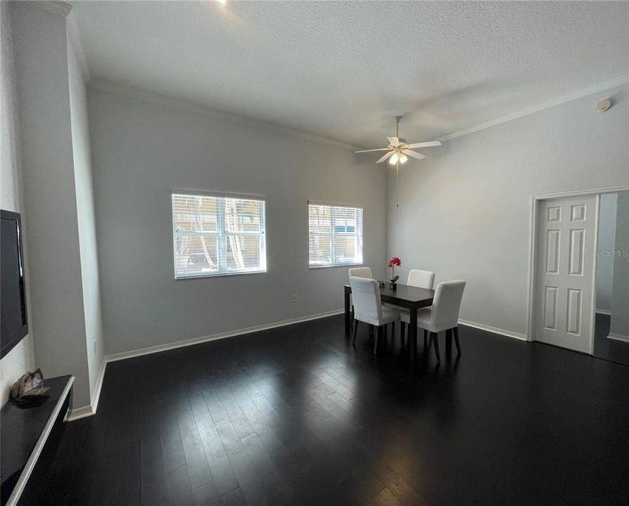 For Sale: $399,000 (2 beds, 2 baths, 1084 Square Feet)