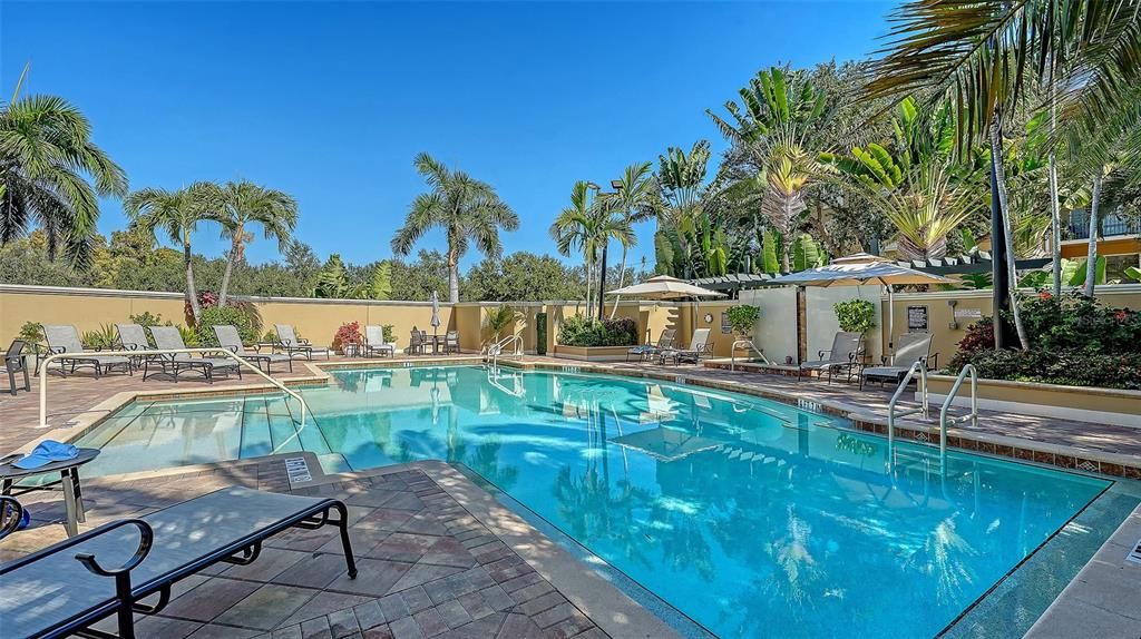 For Sale: $399,000 (2 beds, 2 baths, 1084 Square Feet)