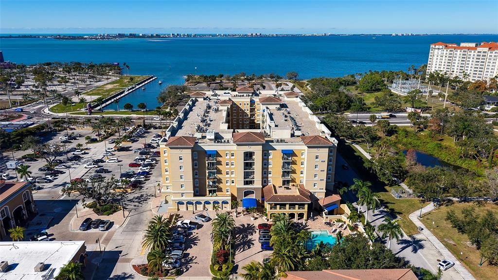 For Sale: $399,000 (2 beds, 2 baths, 1084 Square Feet)