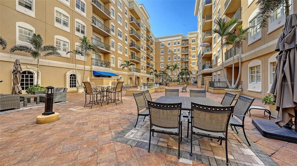 For Sale: $399,000 (2 beds, 2 baths, 1084 Square Feet)