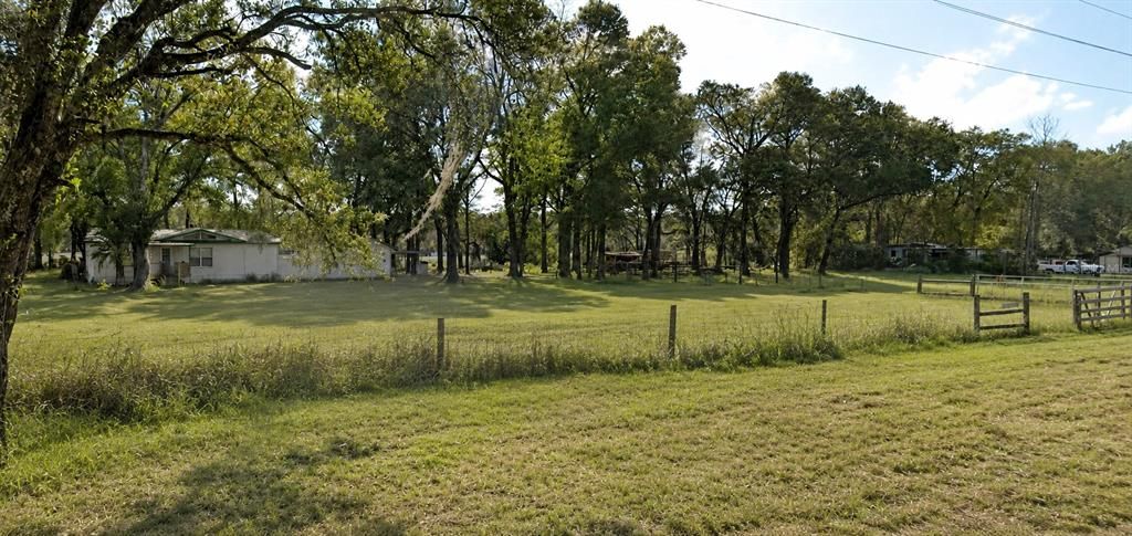 For Sale: $279,000 (3 beds, 2 baths, 920 Square Feet)