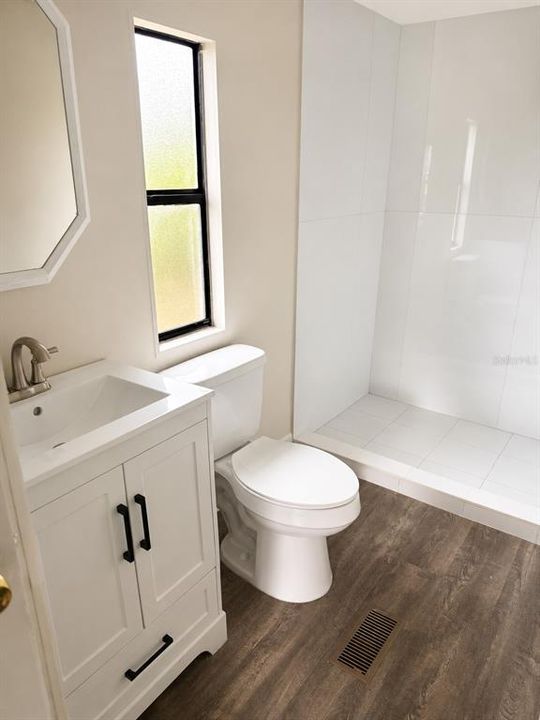 For Sale: $279,000 (3 beds, 2 baths, 920 Square Feet)