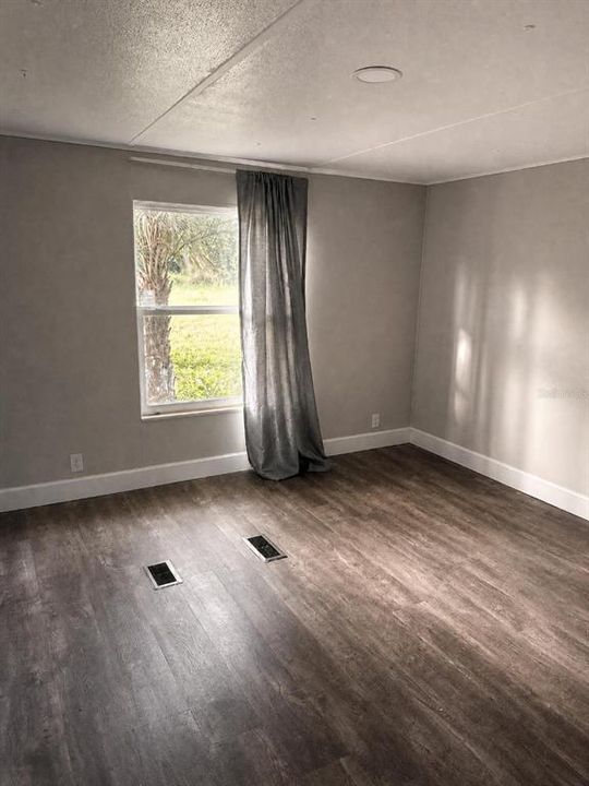 For Sale: $279,000 (3 beds, 2 baths, 920 Square Feet)
