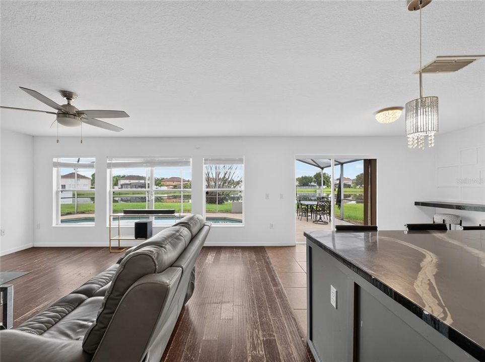 En Venta: $439,900 (5 camas, 3 baños, 3257 Pies cuadrados)