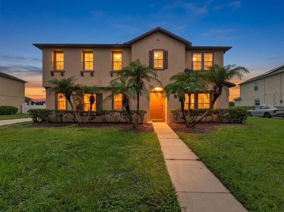 En Venta: $439,900 (5 camas, 3 baños, 3257 Pies cuadrados)