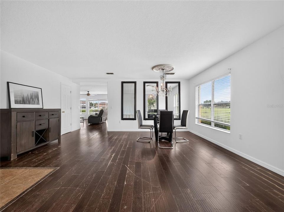 En Venta: $439,900 (5 camas, 3 baños, 3257 Pies cuadrados)