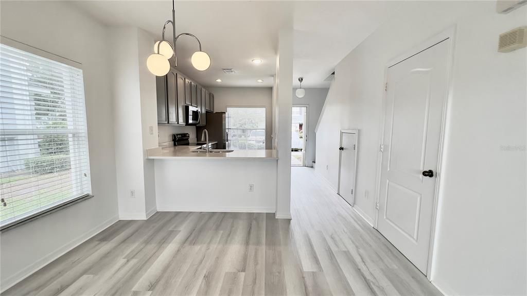 For Rent: $2,100 (2 beds, 2 baths, 1071 Square Feet)
