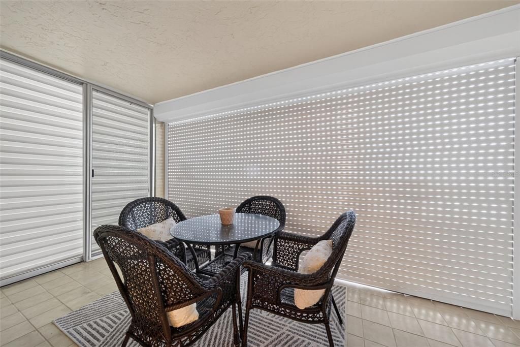 For Sale: $975,000 (2 beds, 2 baths, 1336 Square Feet)