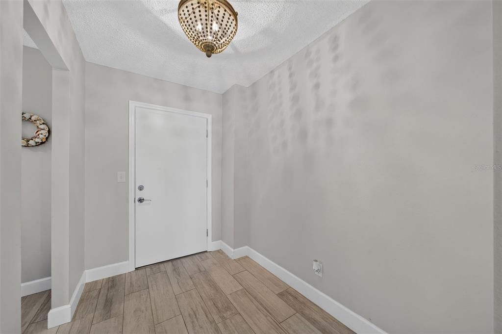 For Sale: $975,000 (2 beds, 2 baths, 1336 Square Feet)