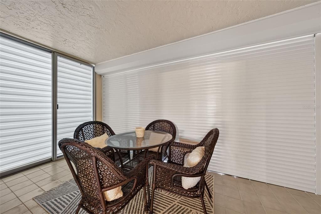 For Sale: $975,000 (2 beds, 2 baths, 1336 Square Feet)