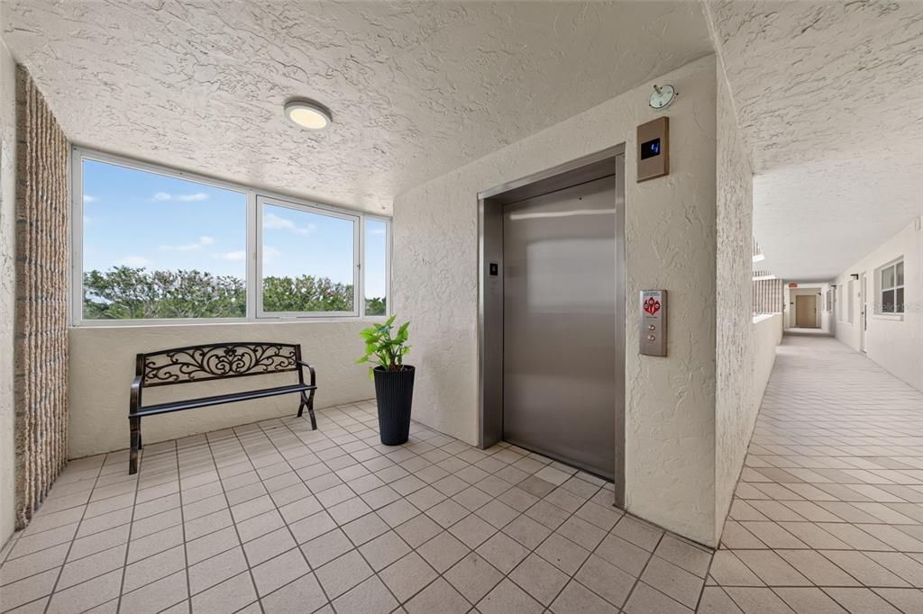 For Sale: $975,000 (2 beds, 2 baths, 1336 Square Feet)