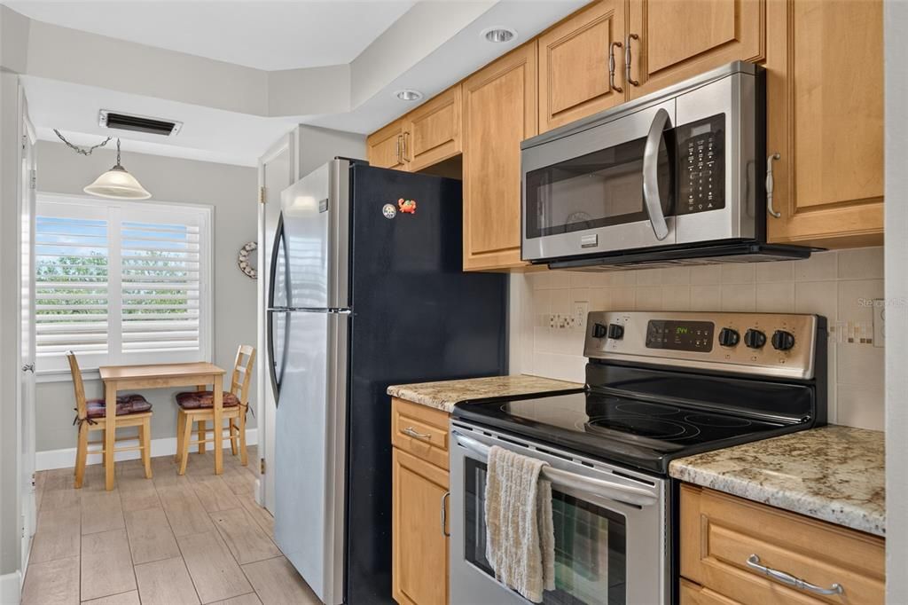 For Sale: $975,000 (2 beds, 2 baths, 1336 Square Feet)