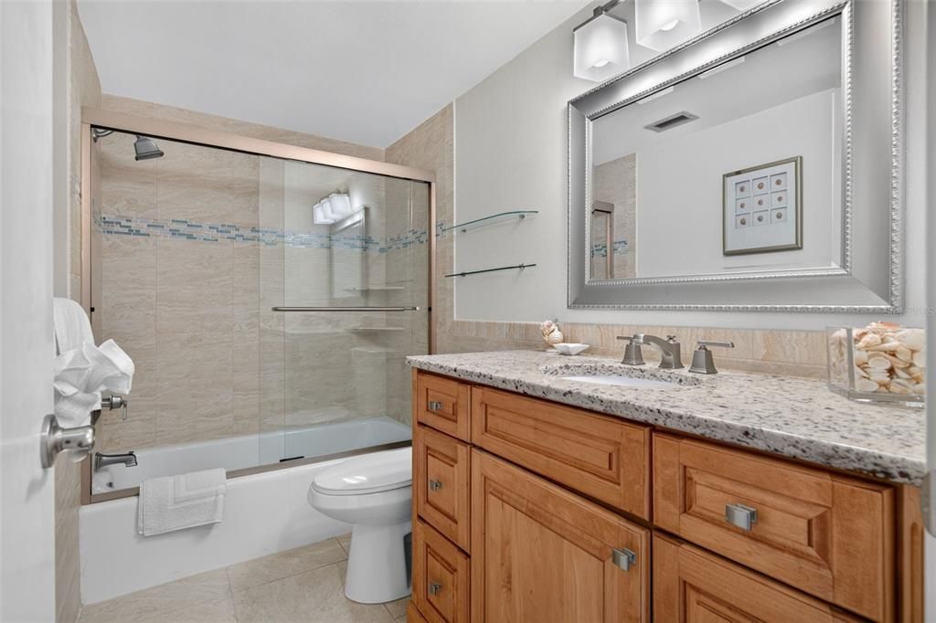 For Sale: $975,000 (2 beds, 2 baths, 1336 Square Feet)