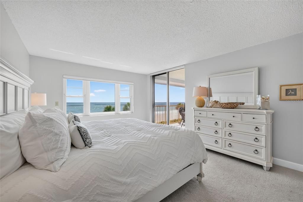 For Sale: $975,000 (2 beds, 2 baths, 1336 Square Feet)