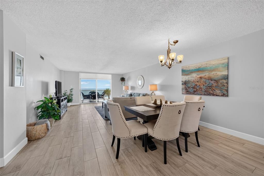 For Sale: $975,000 (2 beds, 2 baths, 1336 Square Feet)