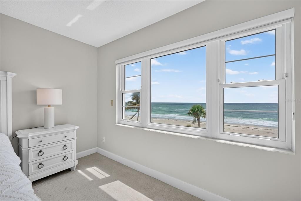 For Sale: $975,000 (2 beds, 2 baths, 1336 Square Feet)