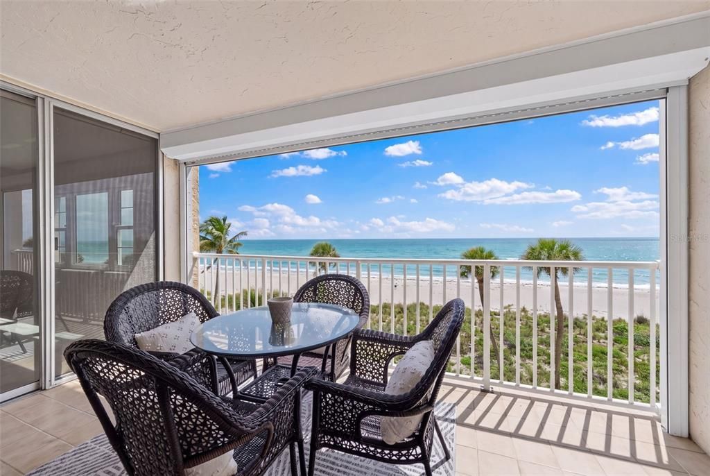 For Sale: $975,000 (2 beds, 2 baths, 1336 Square Feet)