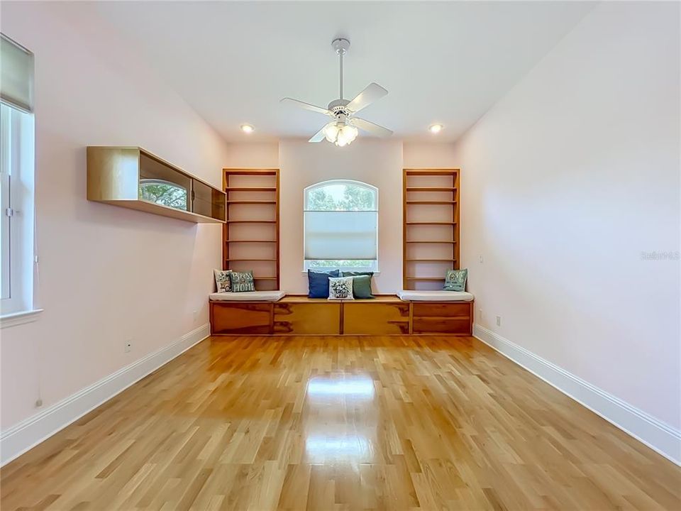 En Venta: $1,000,050 (4 camas, 3 baños, 2868 Pies cuadrados)