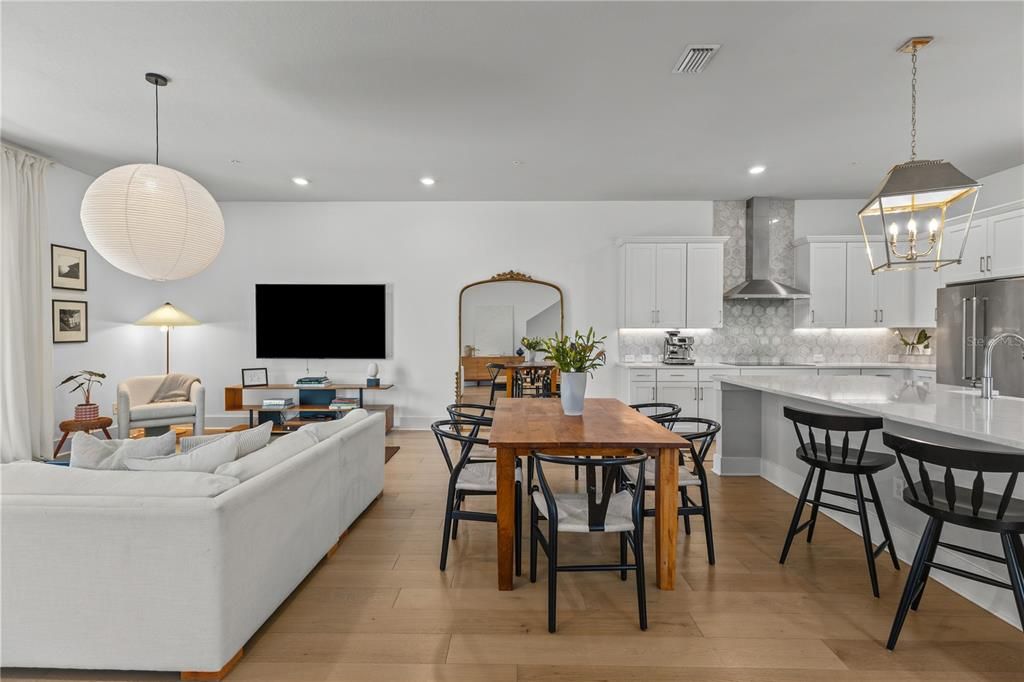 For Sale: $799,000 (3 beds, 3 baths, 2434 Square Feet)