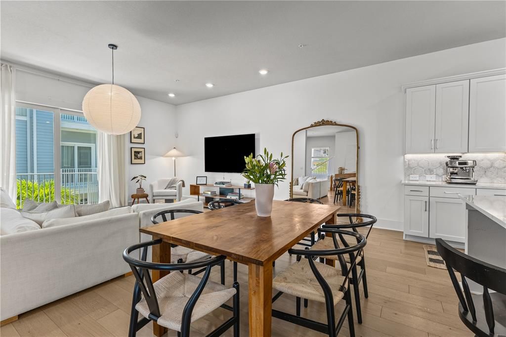 For Sale: $799,000 (3 beds, 3 baths, 2434 Square Feet)
