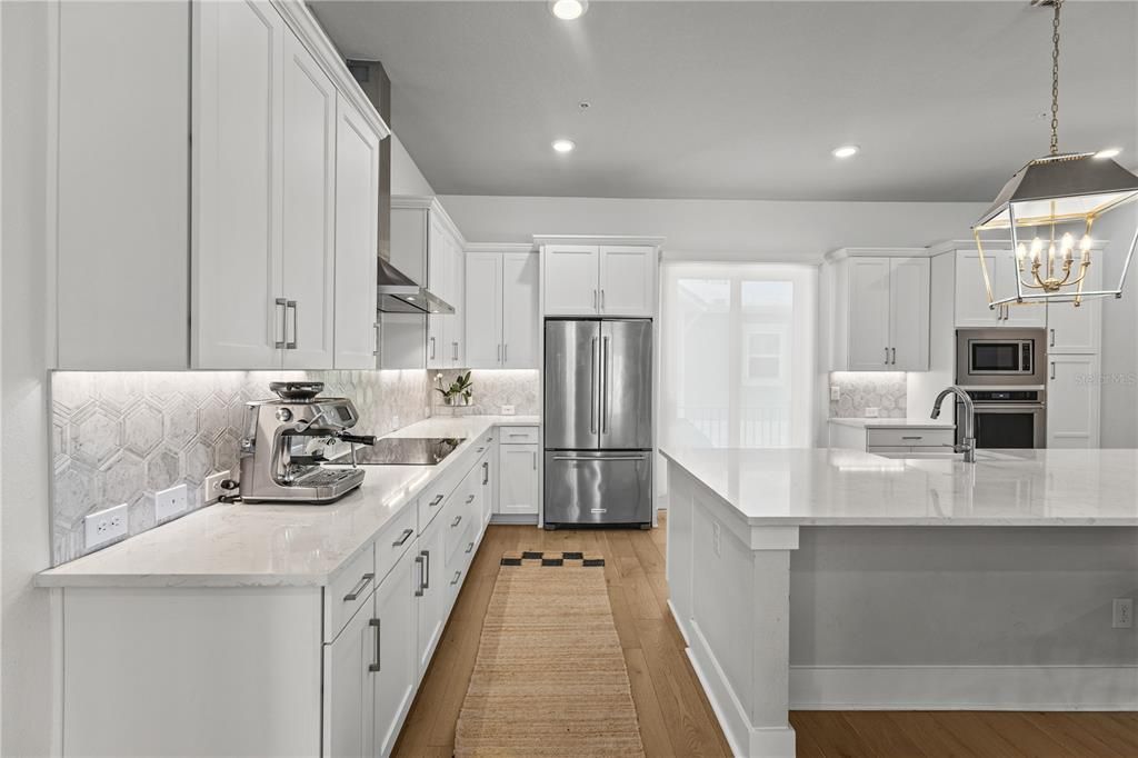 For Sale: $799,000 (3 beds, 3 baths, 2434 Square Feet)