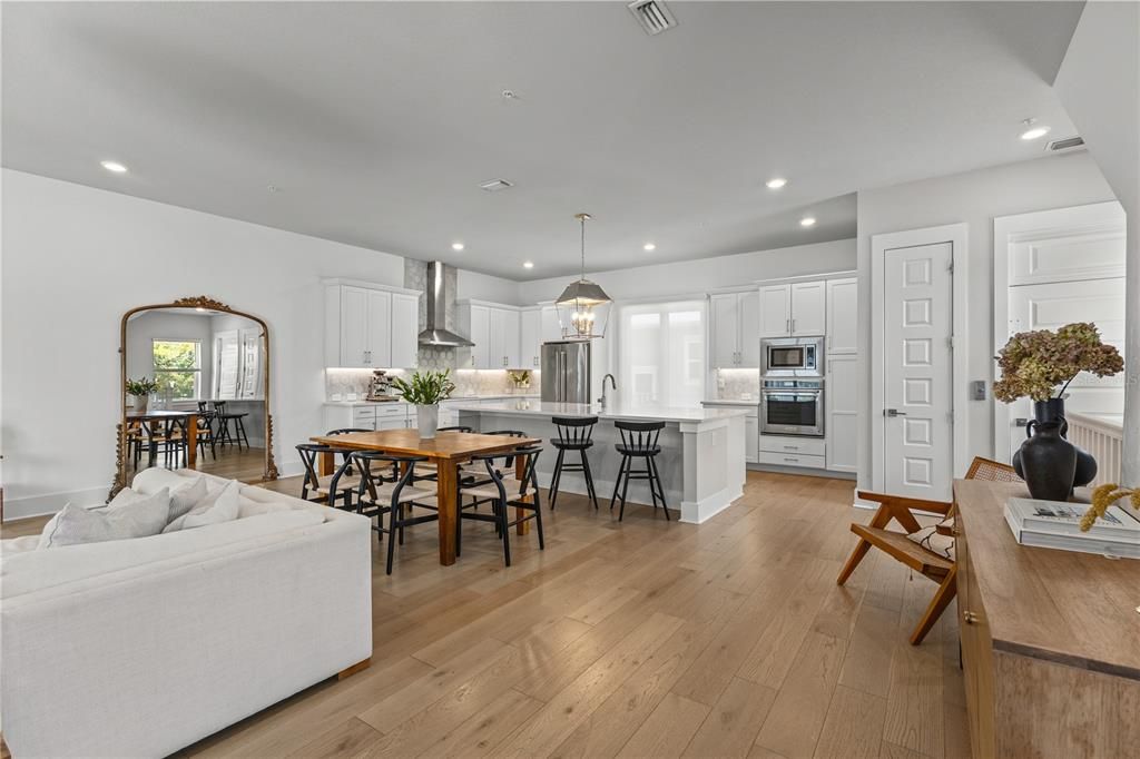 For Sale: $799,000 (3 beds, 3 baths, 2434 Square Feet)