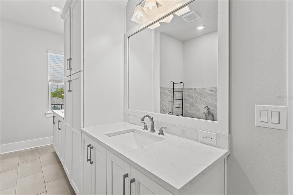 For Sale: $799,000 (3 beds, 3 baths, 2434 Square Feet)