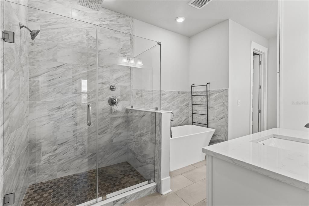 For Sale: $799,000 (3 beds, 3 baths, 2434 Square Feet)