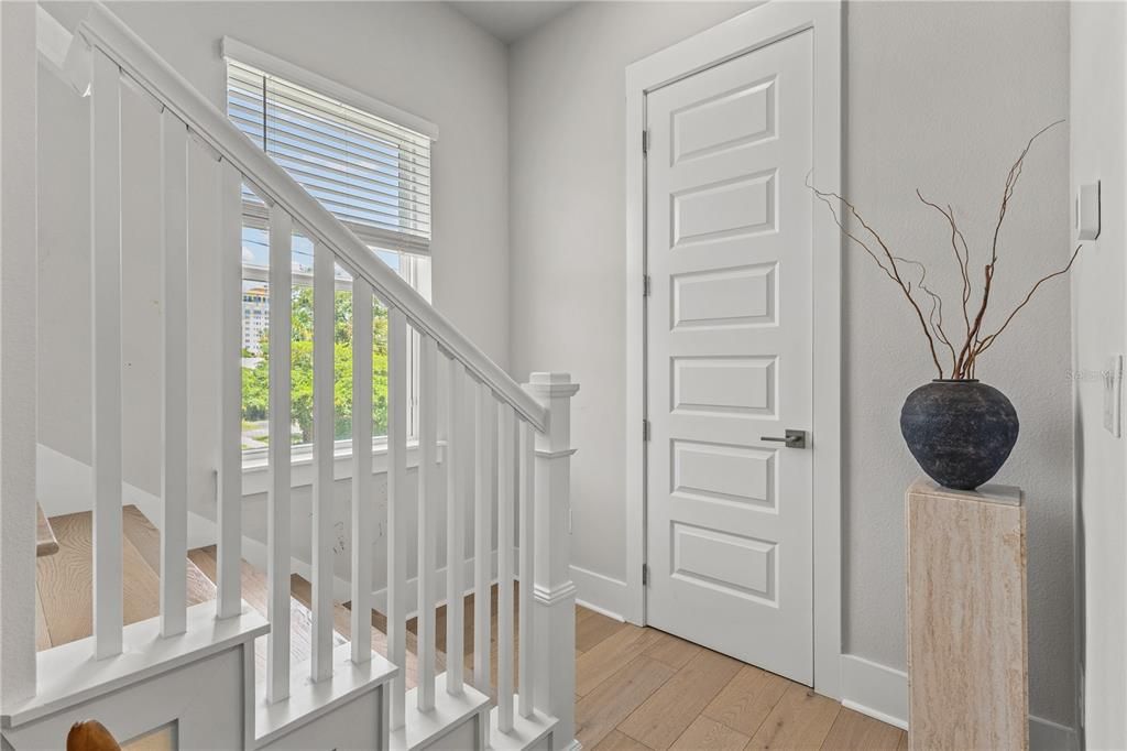 For Sale: $799,000 (3 beds, 3 baths, 2434 Square Feet)